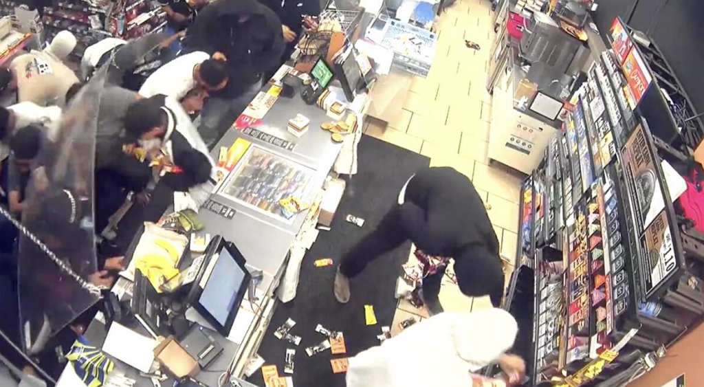 7-Eleven Flash Mob Robbery