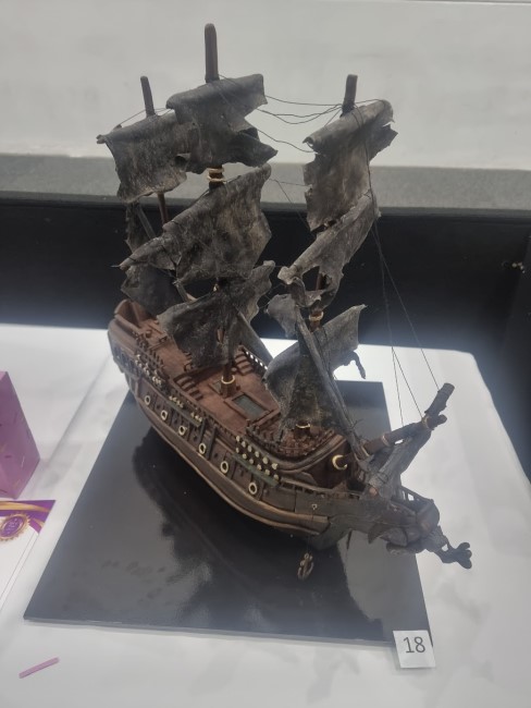 Ship cake